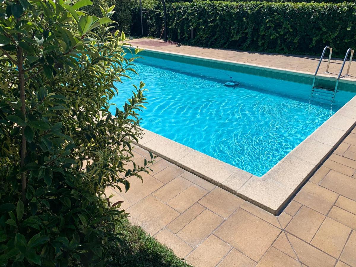 Apartment Charme And Relax With Garden And Swimming Pool Desenzano del Garda Kültér fotó