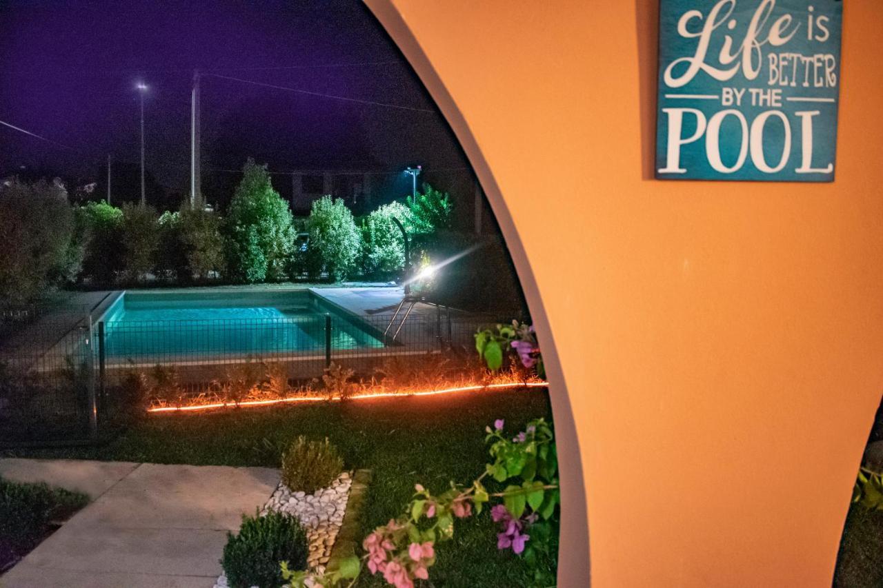 Apartment Charme And Relax With Garden And Swimming Pool Desenzano del Garda Kültér fotó