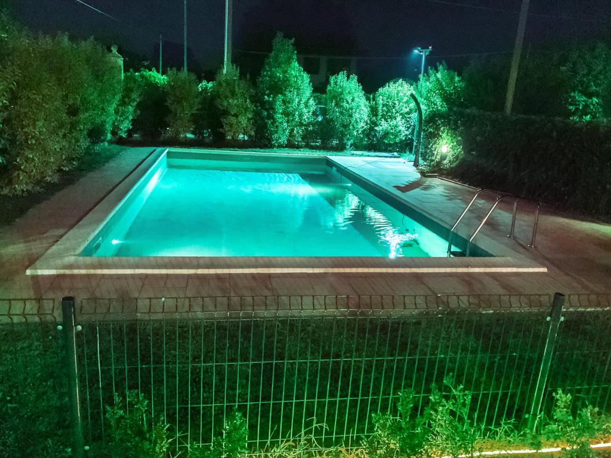 Apartment Charme And Relax With Garden And Swimming Pool Desenzano del Garda Kültér fotó